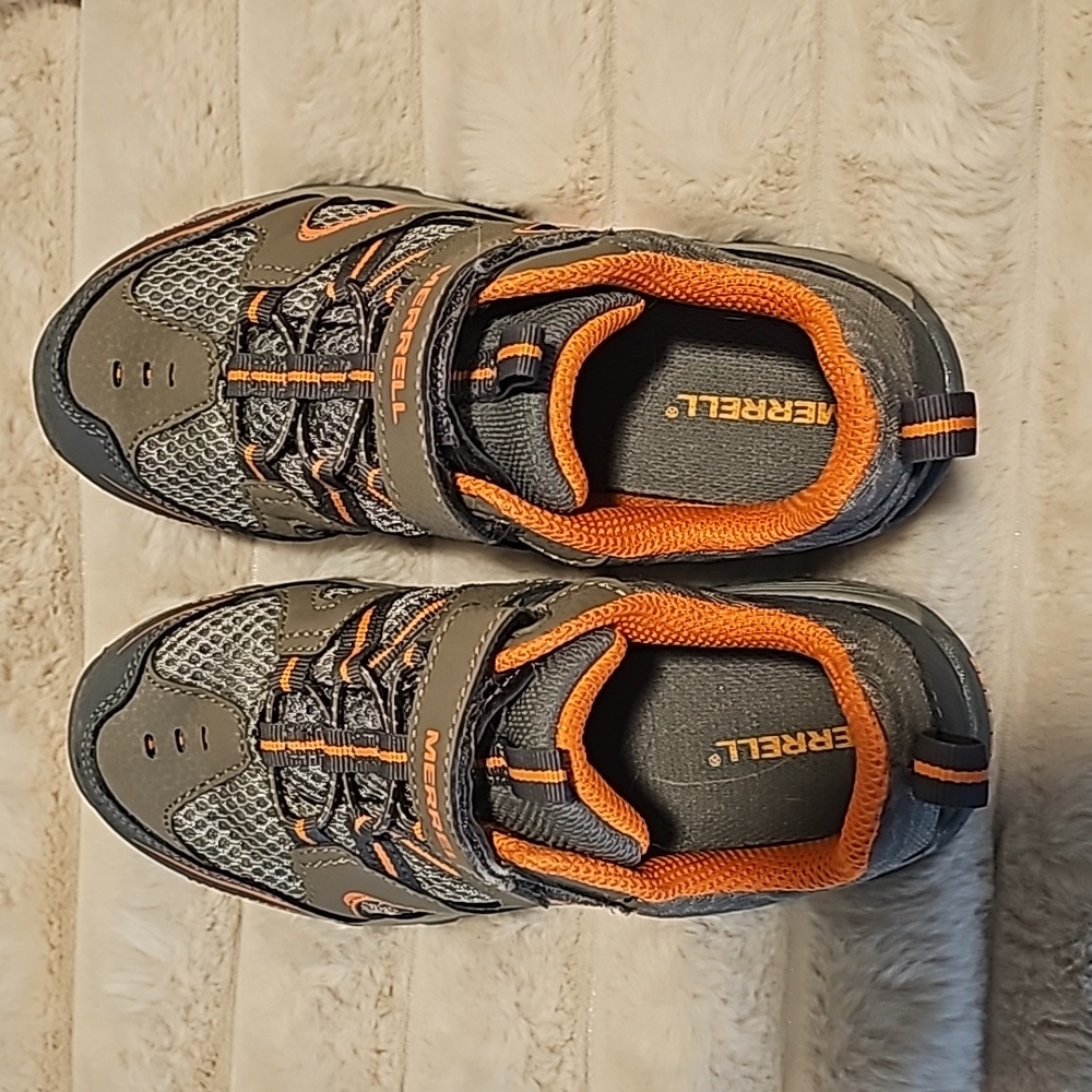 Merrell Kids Trail Chaser Hiking Sneaker SZ 2